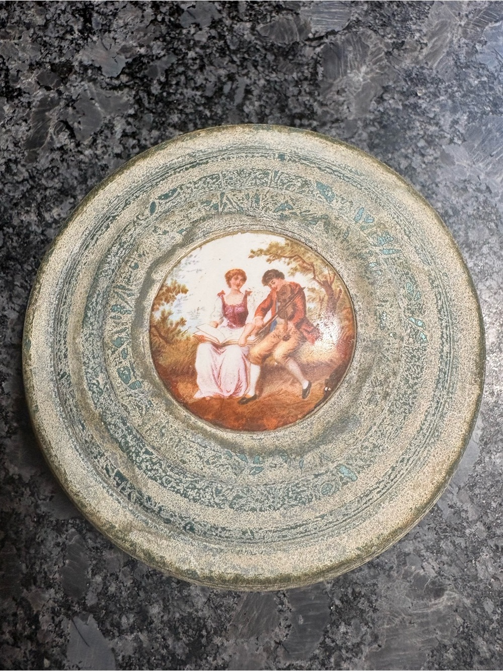 Round Vintage Box Circa 1930’s